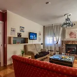 Gran apartamento CON JARDIN a 55 min de Madrid wifi free aparca en la puerta