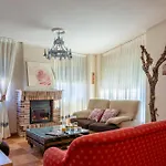 Gran apartamento CON JARDIN a 55 min de Madrid wifi free aparca en la puerta Segovia