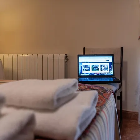 Gran Con Jardin A 55 Min De Madrid Wifi Free Aparca En La Puerta *