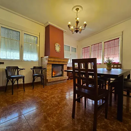 Apartamento Gran apartamento CON JARDIN a 55 min de Madrid wifi free aparca en la puerta *
