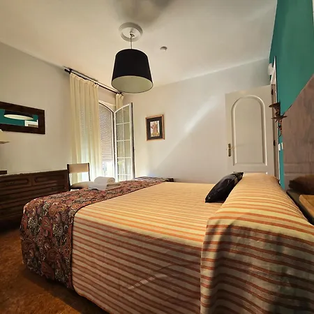 Apartamento Deluxe A 10 Min Del Acueducto I Jardin I 2 Tv I 5G I Aparca En La Puerta I Ubicacion Excelente I Todas Las Ventanas A La Calle Segovia